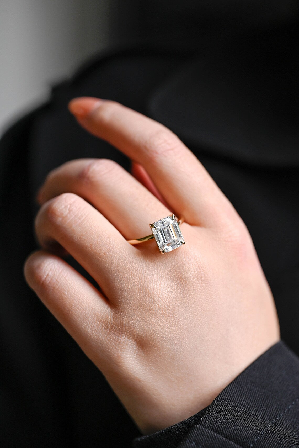 Luxury Emerald Engagement Ring