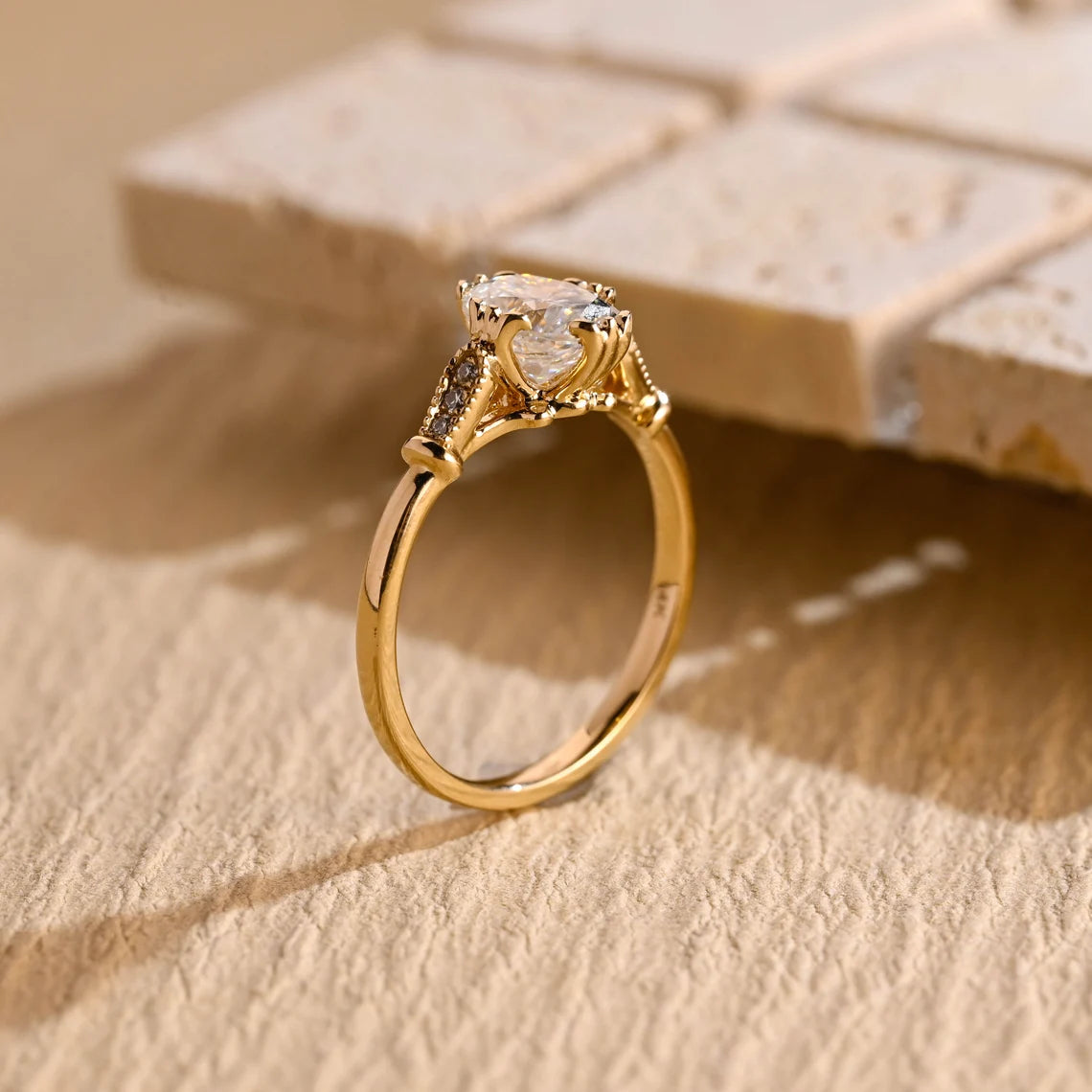 Luxury Oval Engagement Ring