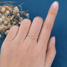 round-shaped-moissanite-curved-wedding-band