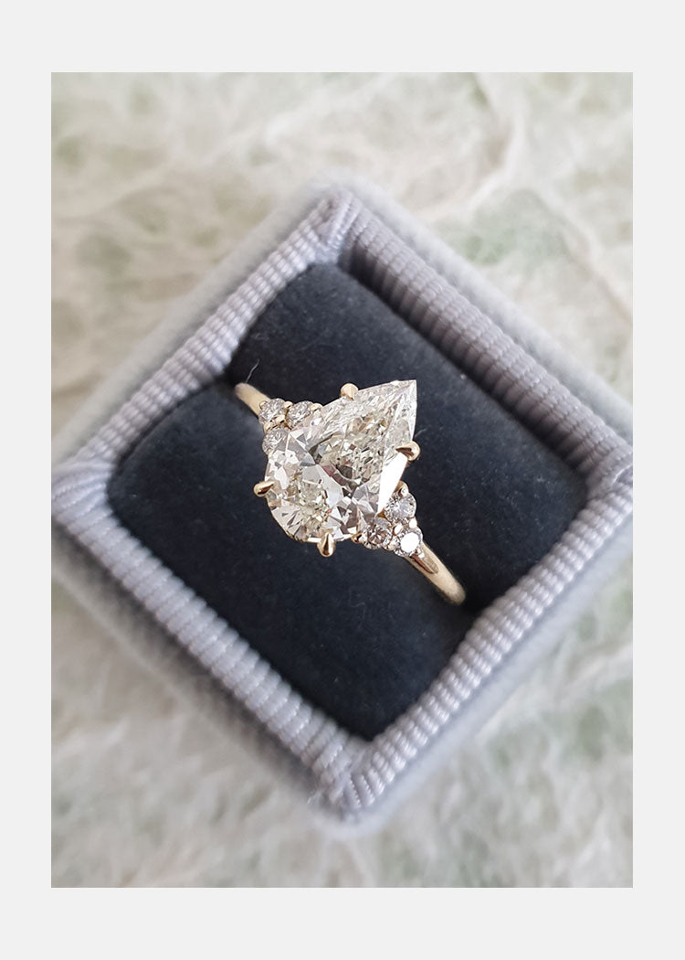 2.0CT Pear Cluster Diamond Moissanite Solitaire Engagement Ring For Women 