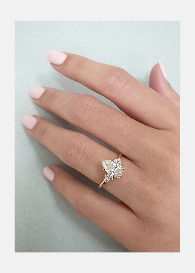2.0CT Pear Cluster Diamond Moissanite Solitaire Engagement Ring For Women 