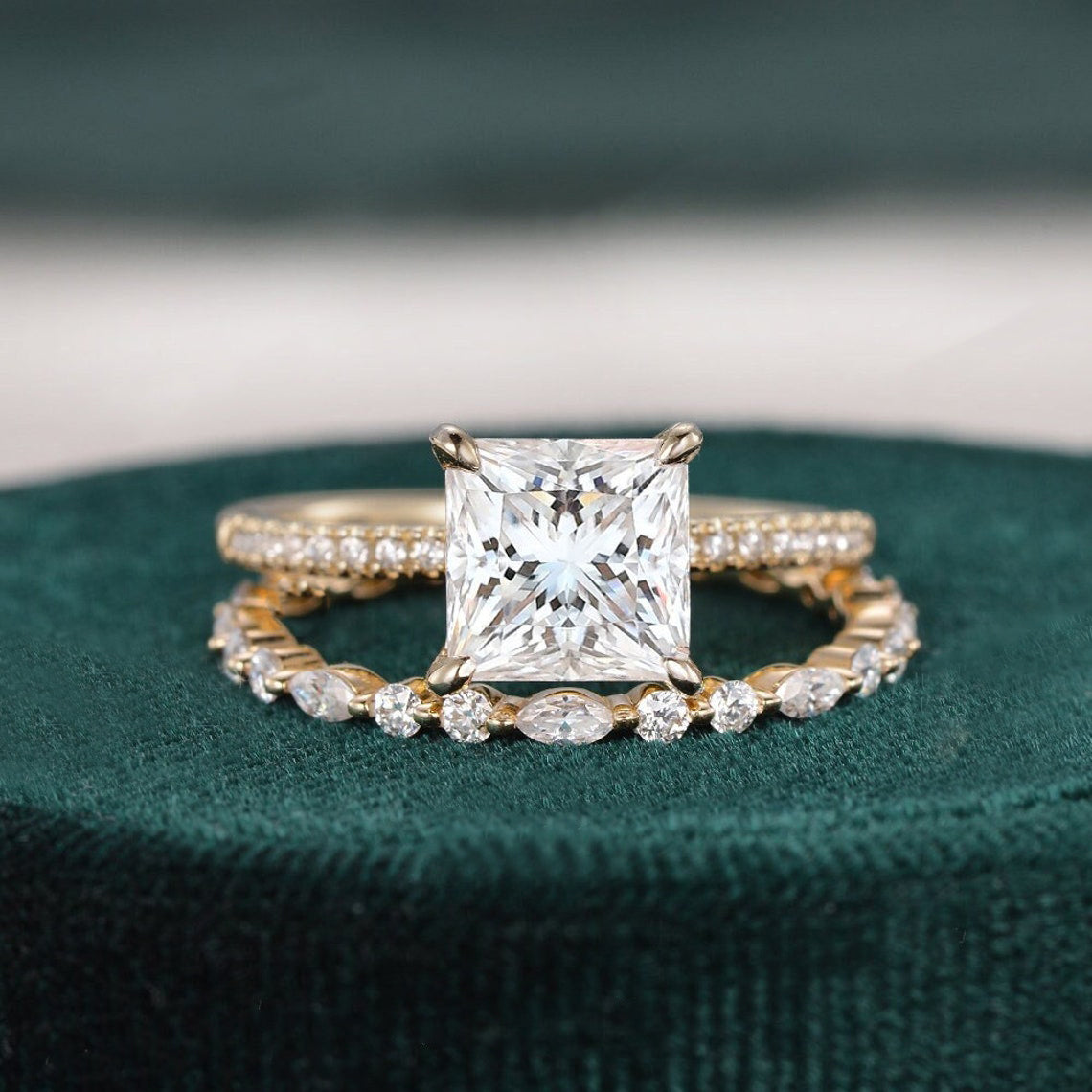 princess-cut-solitaire-moissanite-bridal-ring-set