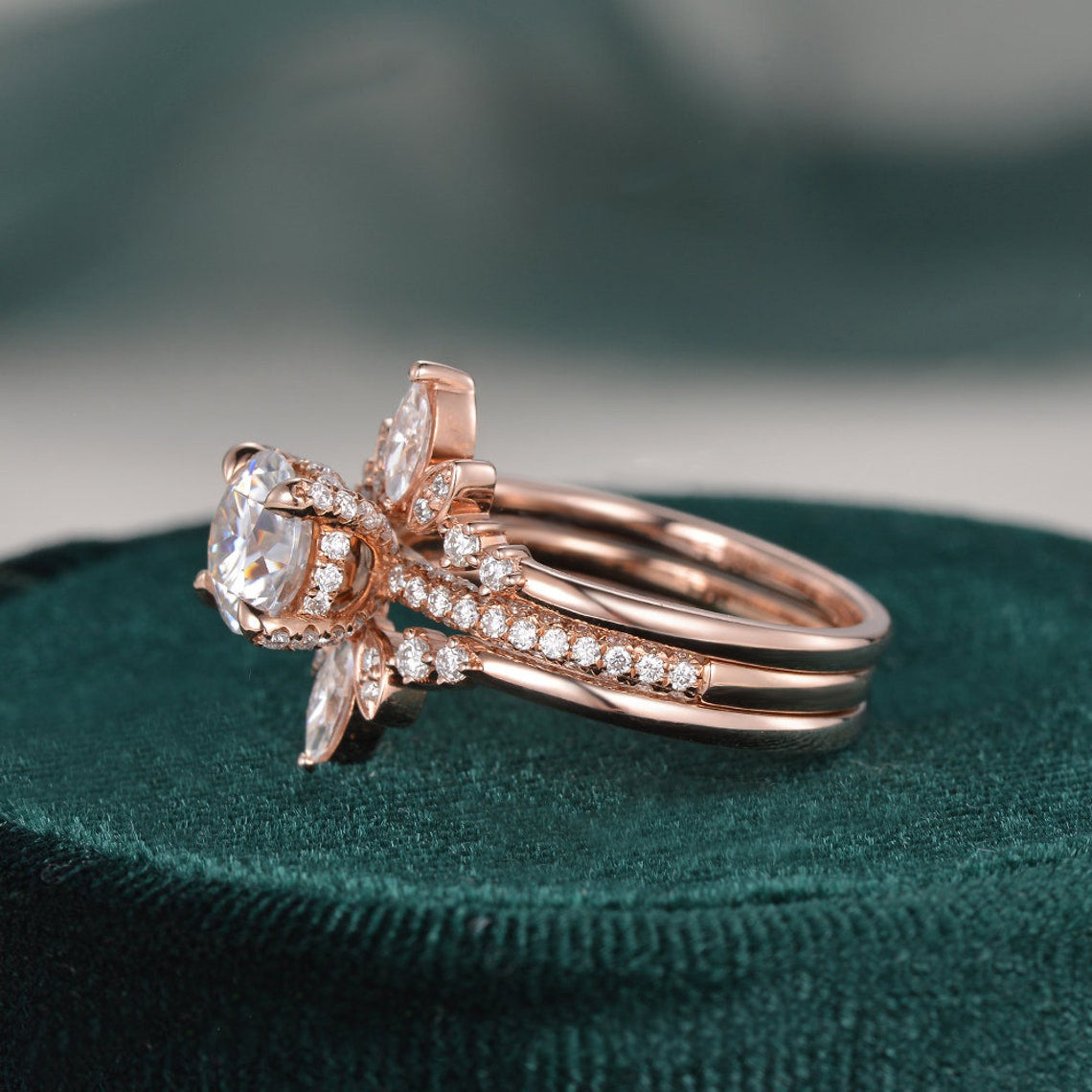 round-cut-hidden-halo-moissanite-bridal-ring-set