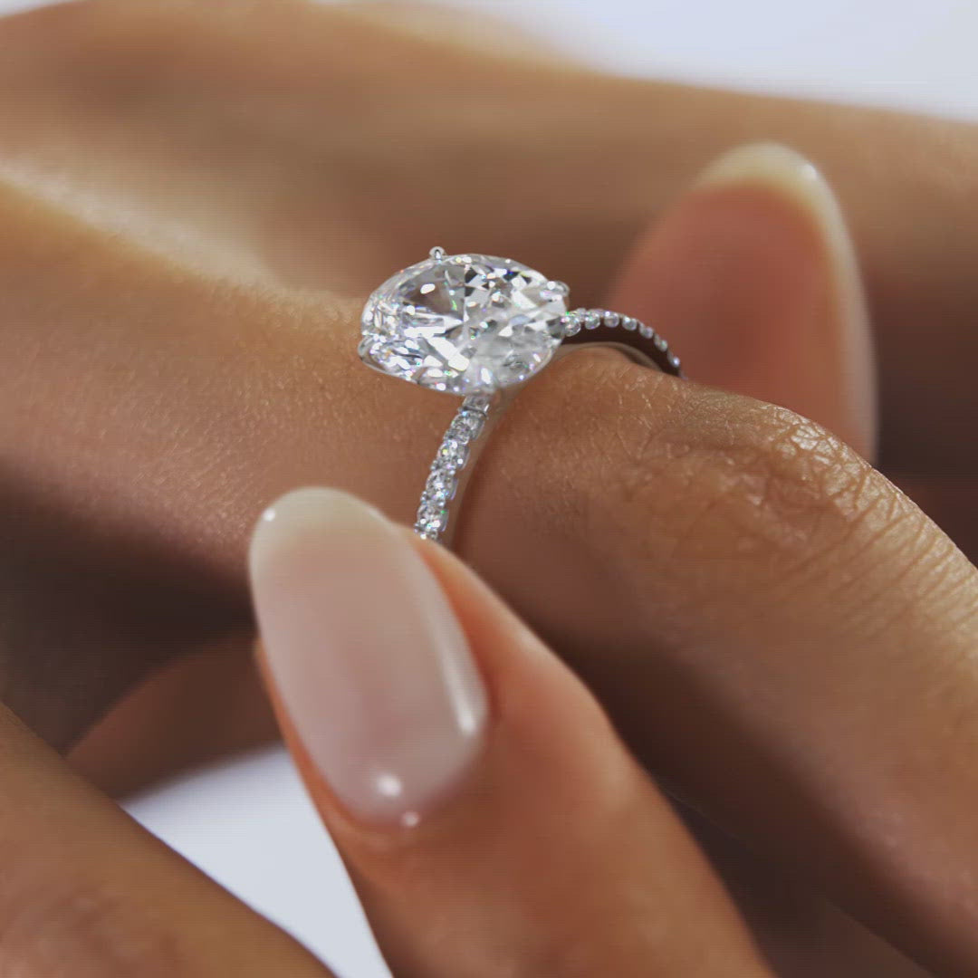 moissanite jewelry with geometric-inspired styles