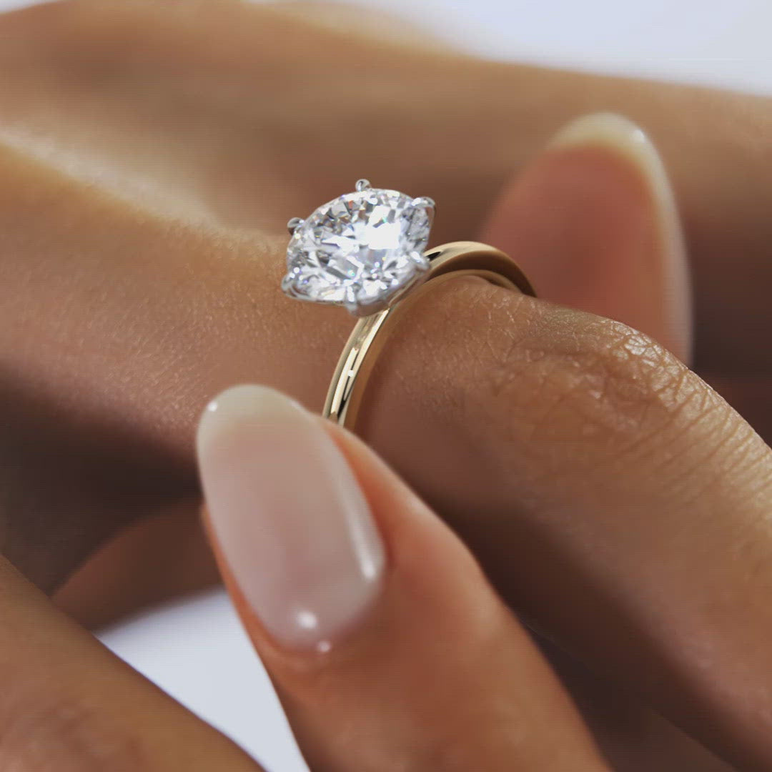 moissanite jewelry with rustic-inspired aesthetics