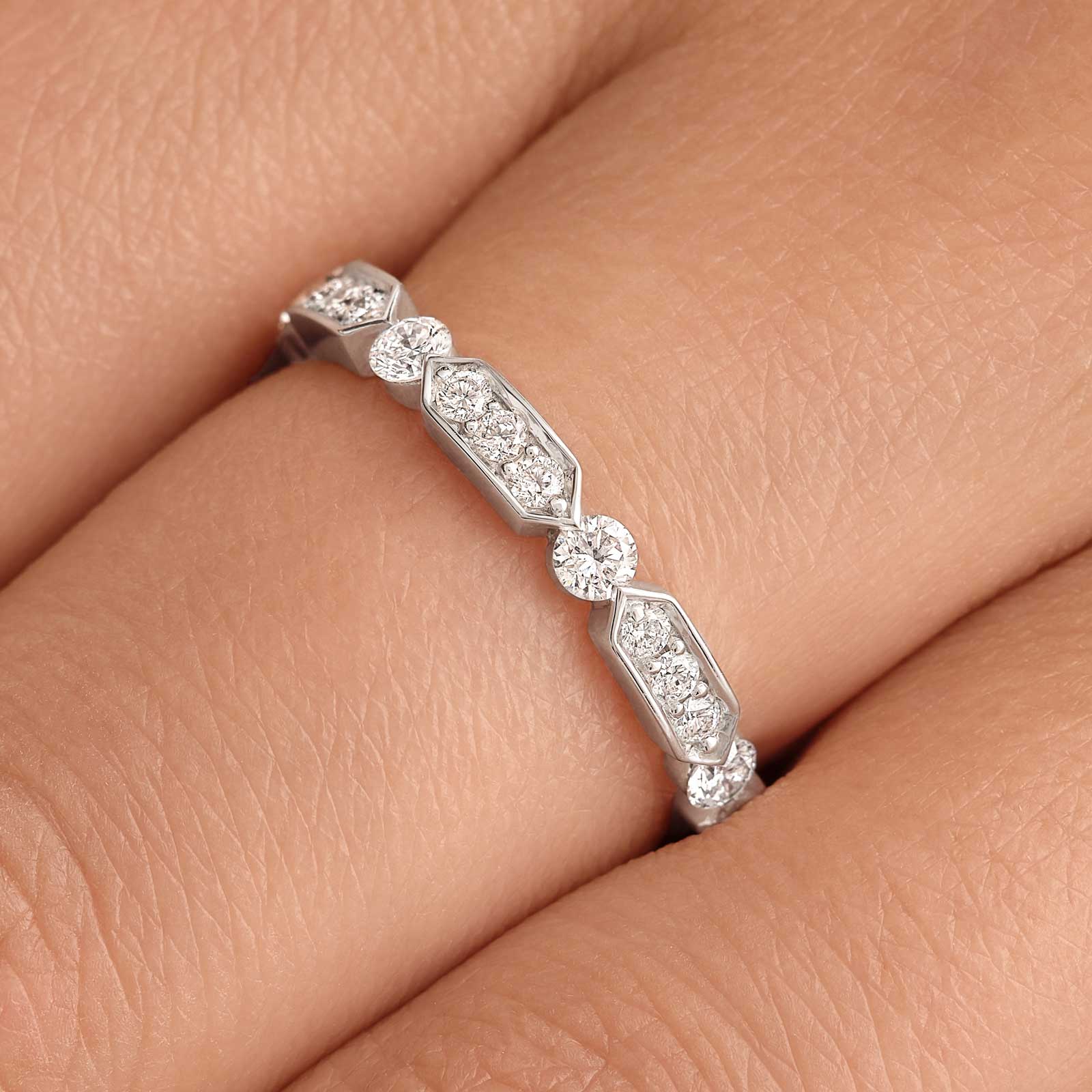 round-shaped-moissanite-minimalist-wedding-band