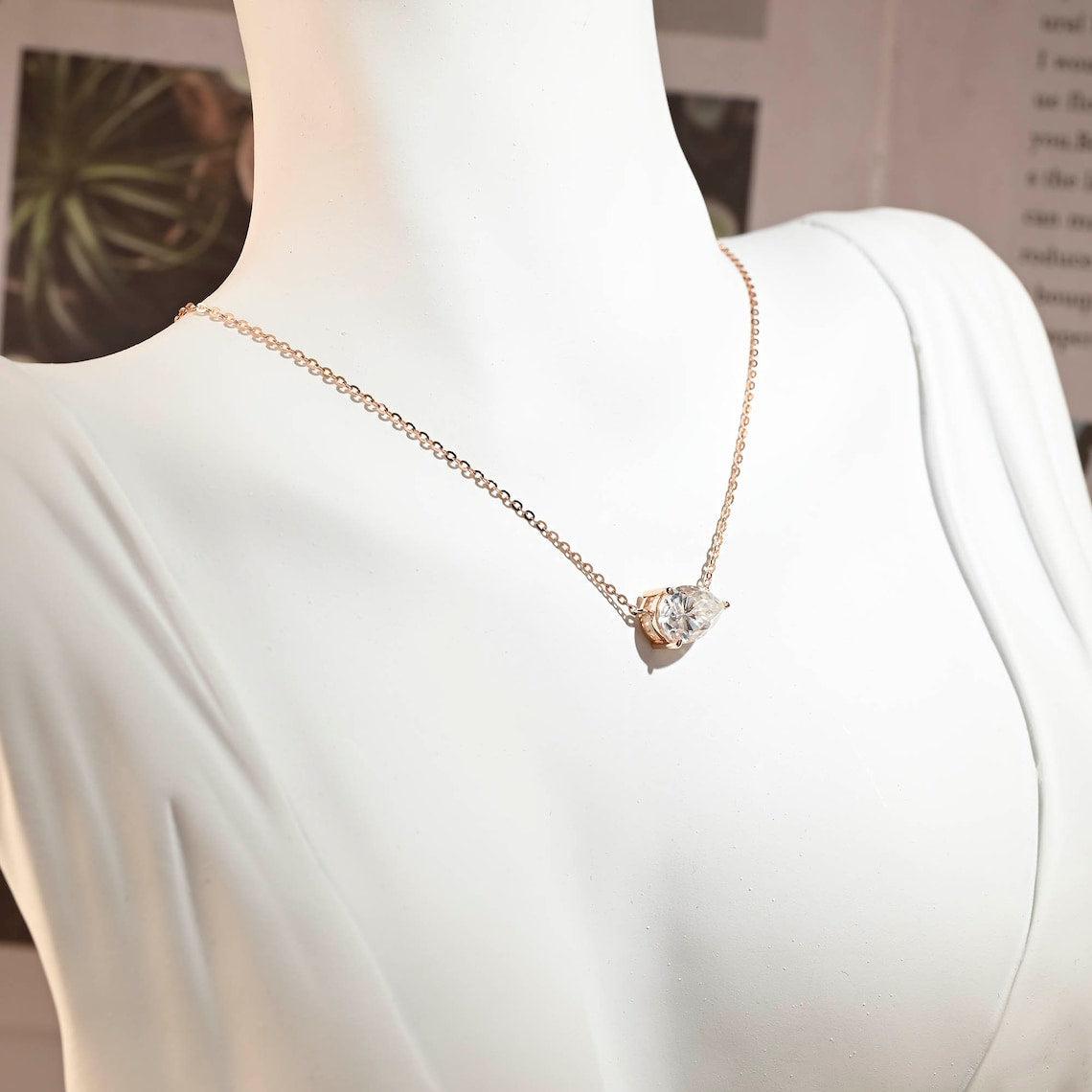 3-0-ct-pear-moissanite-diamond-solitaire-necklace