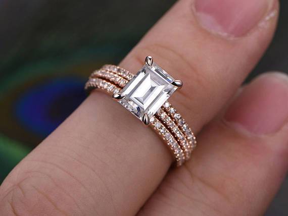 1-0-ct-emerald-cut-solitaire-moissanite-bridal-ring-set